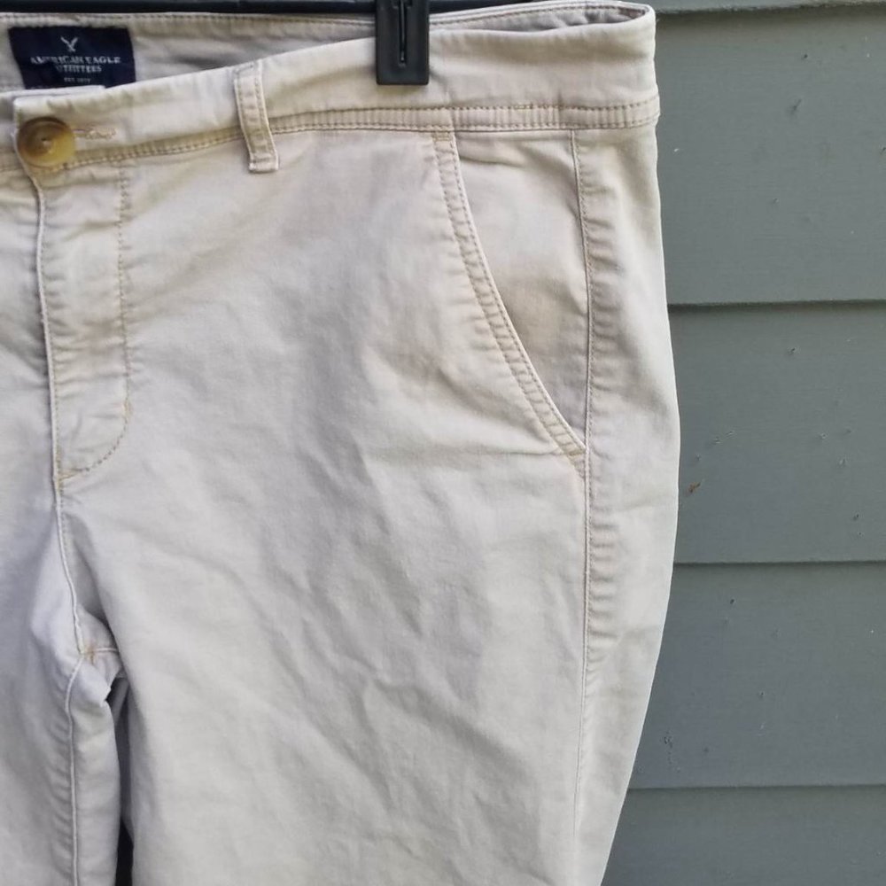 American Eagle Khaki Bermuda Shorts size 14 - Picture 5 of 9